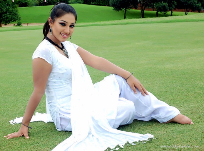 Apu Biswas HD sexy hot photo collection and wallpaper download - AskUnion